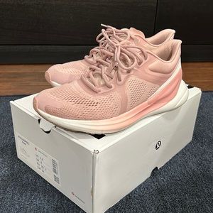 Lululemon Blissfeel Run Woman’s size 7.5